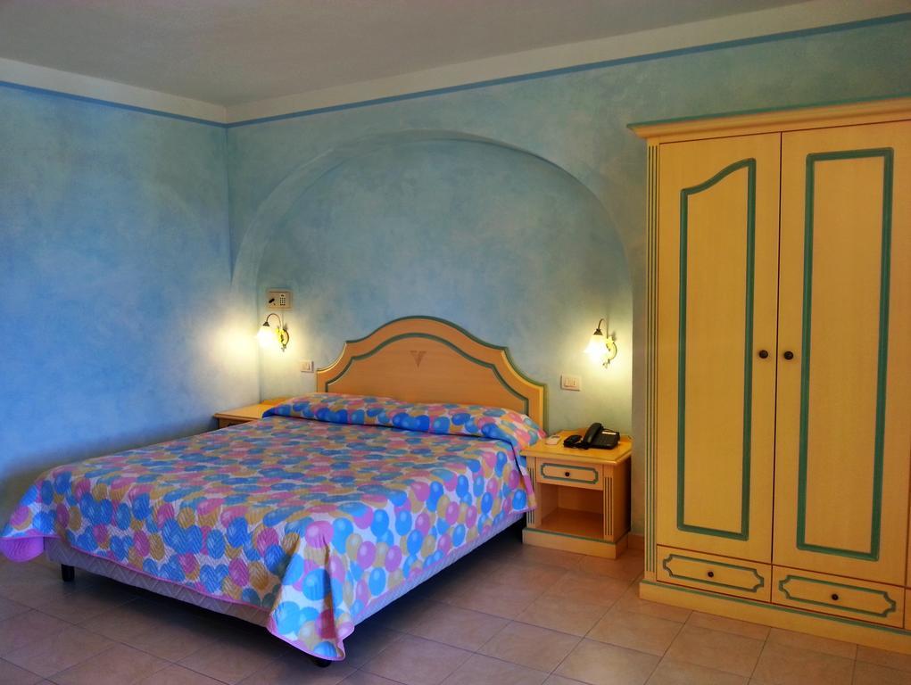 Residence Riva Azzurra Cannigione Pokoj fotografie